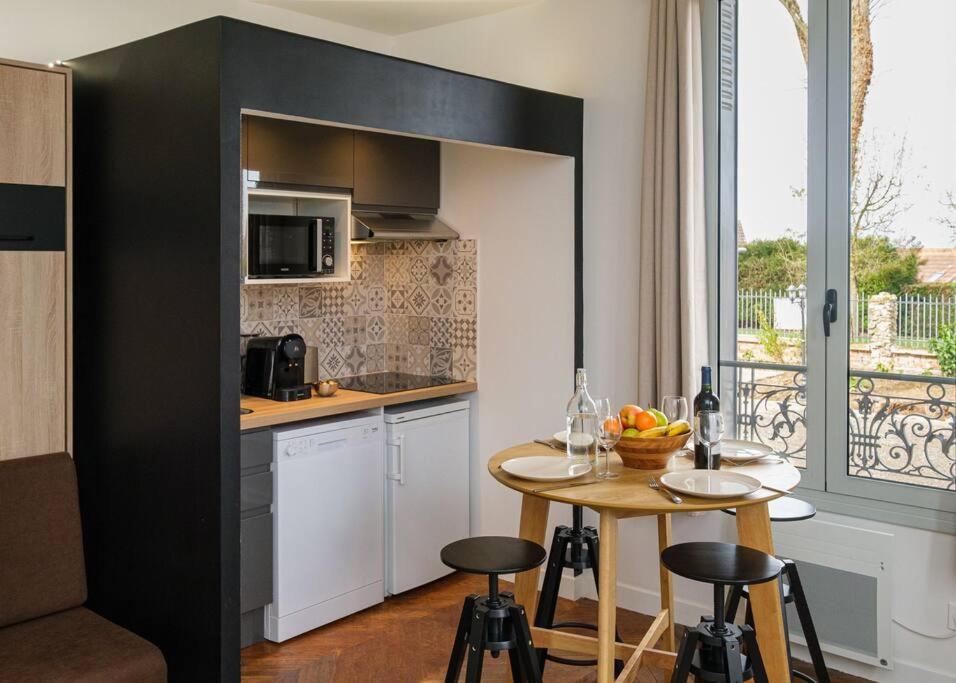 Villa Forestiere Studio Le Chataignier Quincy-Voisins Exterior photo